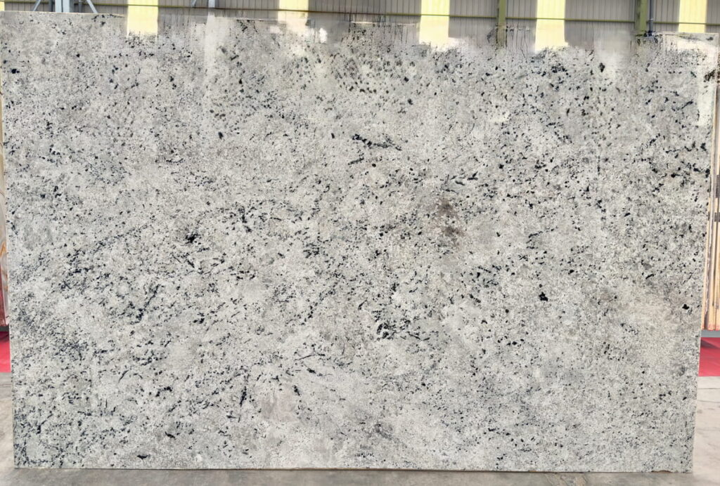 Muestra de Granito Blanco Delicatus — Granitos para encimeras Kelia Natural Design