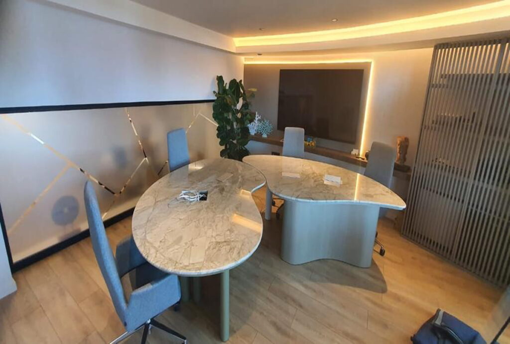 Mesa Cuarcita Apolo White · Piedra natural, Murcia — Kelia Natural Design